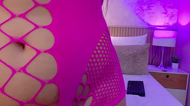 Darcy glow  online show from April 25, 2026, 1:41 pm