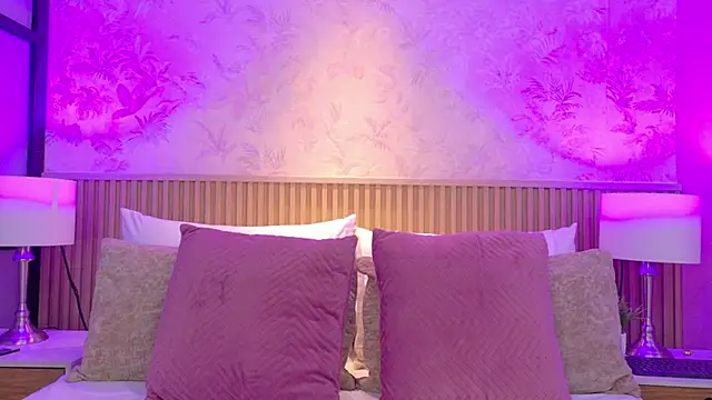 Darcy glow  online show from May 9, 2026, 11:48 am