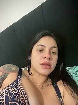 Livia-cortez online show from May 16, 2026, 1:43 pm