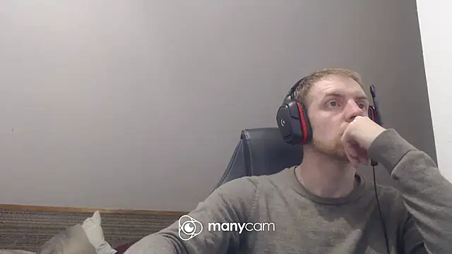 Snapshot of Milkyman7 chatting on February 14, 2026, 9:33 pm Milkyman7 online show from February 14, 2026, 9:33 pm