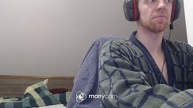 Snapshot of Milkyman7 chatting on February 28, 2026, 8:32 pm Milkyman7 online show from February 28, 2026, 8:32 pm