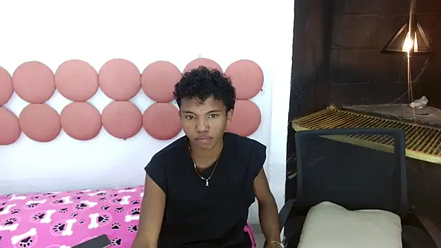 Snapshot of Chris_Hott chatting on April 21, 2026, 2:15 am Chris Hott online show from April 21, 2026, 2:15 am