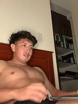 heatscarleon online show from April 17, 2026, 5:32 am