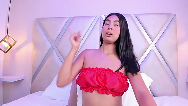 TaniaSevillano online show from May 25, 2026, 5:41 pm