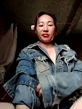 Snapshot of Tieuthu2 chatting on April 21, 2026, 2:51 am Tieuthu2 online show from April 21, 2026, 2:51 am