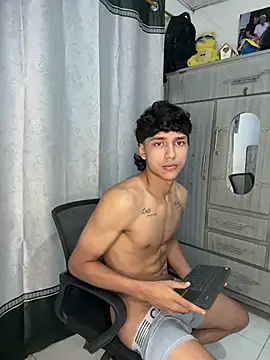 Snapshot of alex_martin47 chatting on July 12, 2026, 10:56 pm alex martin47 online show from July 12, 2026, 10:56 pm