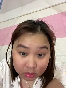 NhungNhun789 online show from April 18, 2026, 9:24 am