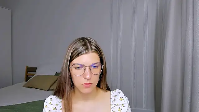 Snapshot of AnnaThorne chatting on May 20, 2026, 3:24 am AnnaThorne online show from May 20, 2026, 3:24 am