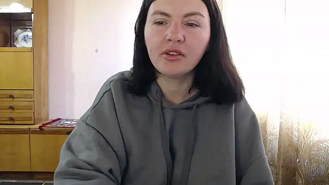 AlinaxJames online show from April 29, 2026, 7:45 am