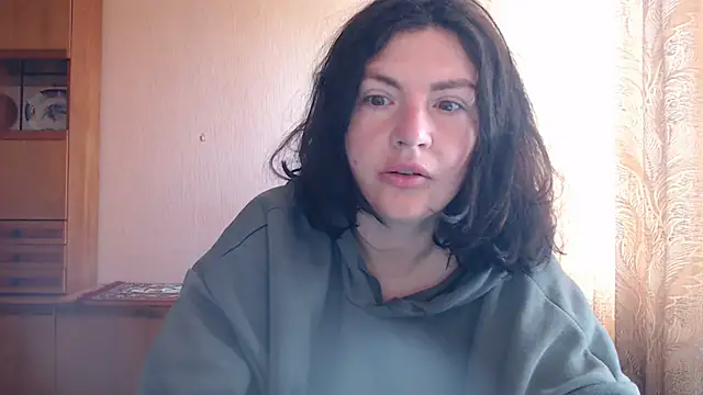 AlinaxJames online show from May 12, 2026, 8:11 am