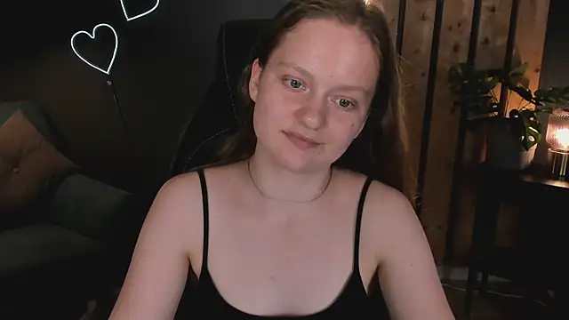 Snapshot of French_Fry chatting on July 1, 2026, 3:23 pm French Fry online show from July 1, 2026, 3:23 pm