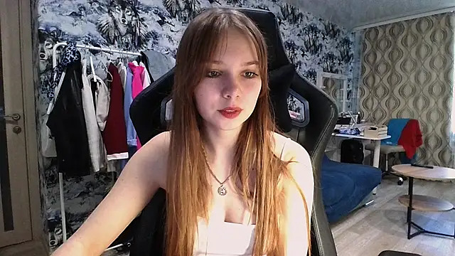 Snapshot of Princess_Mira chatting on August 4, 2026, 2:52 pm Princess Mira online show from August 4, 2026, 2:52 pm