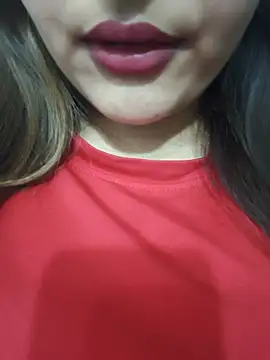 Snapshot of Tiiyaaa chatting on May 18, 2026, 8:09 am Tiiyaaa online show from May 18, 2026, 8:09 am