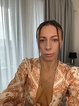 Snapshot of Mira_Luna chatting on July 22, 2026, 7:00 am Mira Luna online show from July 22, 2026, 7:00 am
