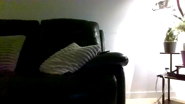 Snapshot of RightishResolve chatting on May 29, 2026, 6:44 am RightishResolve online show from May 29, 2026, 6:44 am