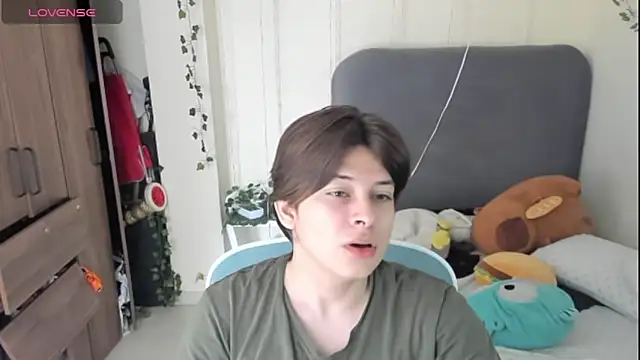 Snapshot of Felixzyn chatting on May 20, 2026, 7:20 pm Felixzyn online show from May 20, 2026, 7:20 pm