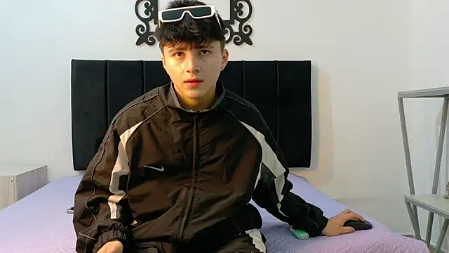 LunayDream online show from June 25, 2026, 11:59 am