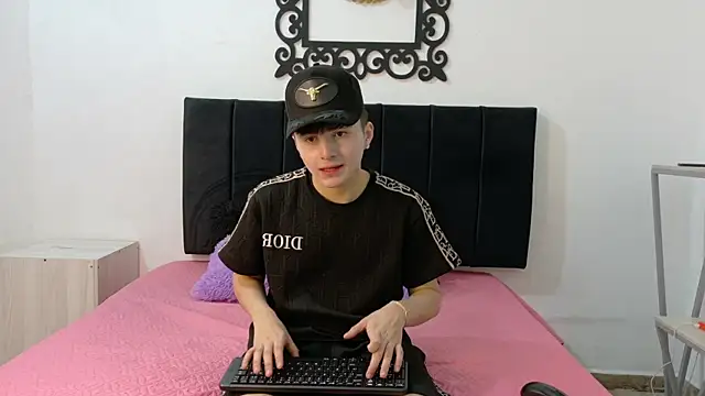 LunayDream online show from July 18, 2026, 11:58 am