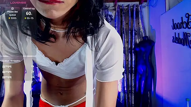 Snapshot of Hecate_doll chatting on June 11, 2026, 12:32 am Hecate doll online show from June 11, 2026, 12:32 am