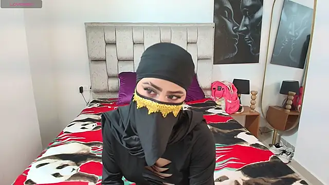 dara lux online show from April 21, 2026, 4:08 am