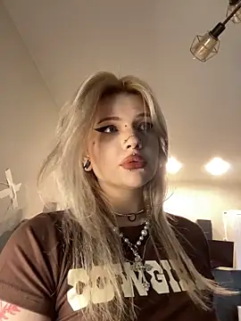 DriveThruCiri online show from April 20, 2026, 7:44 am