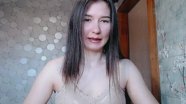 Kimberley Gillian online show from May 12, 2026, 4:42 am