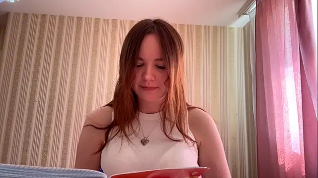 FransiscaLauderback online show from April 21, 2026, 11:16 am