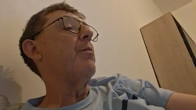 Snapshot of Titeuf_83 chatting on July 10, 2026, 11:24 am Titeuf 83 online show from July 10, 2026, 11:24 am