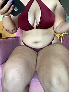 Snapshot of MissLexxxie chatting on July 13, 2026, 5:05 pm MissLexxxie online show from July 13, 2026, 5:05 pm