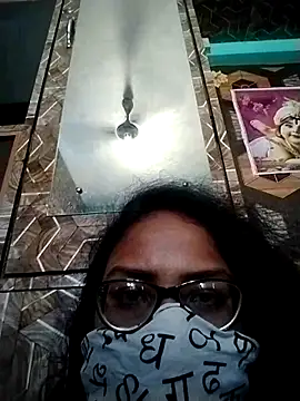 Brownpusi online show from April 23, 2026, 8:35 am