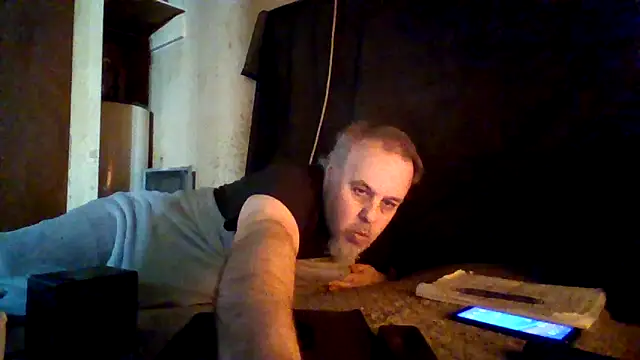 Snapshot of Nightshade1195 chatting on May 13, 2026, 4:04 pm Nightshade1195 online show from May 13, 2026, 4:04 pm
