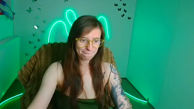 Snapshot of Luna_Tantra chatting on June 17, 2026, 8:06 am Luna Tantra online show from June 17, 2026, 8:06 am