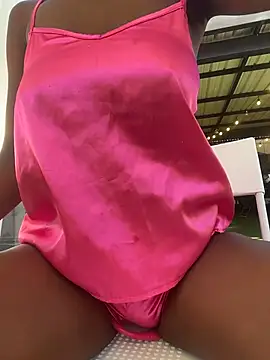 Snapshot of CocoaLuxeXXX chatting on July 14, 2026, 1:17 pm CocoaLuxeXXX online show from July 14, 2026, 1:17 pm