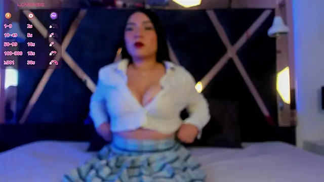 Lunaxh1 online show from April 21, 2026, 2:01 pm