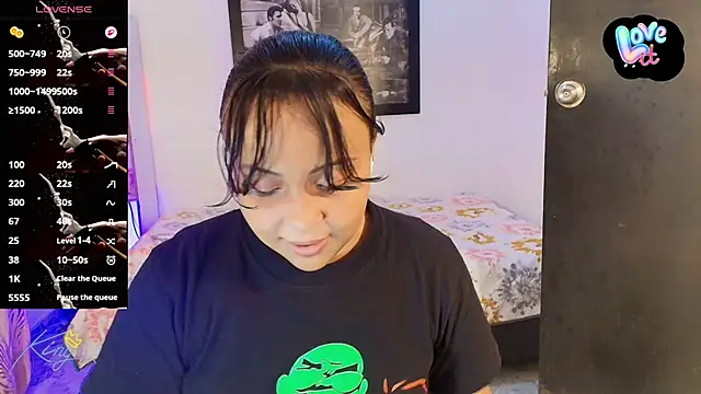 Snapshot of _eilish_ chatting on April 28, 2026, 8:25 pm eilish online show from April 28, 2026, 8:25 pm