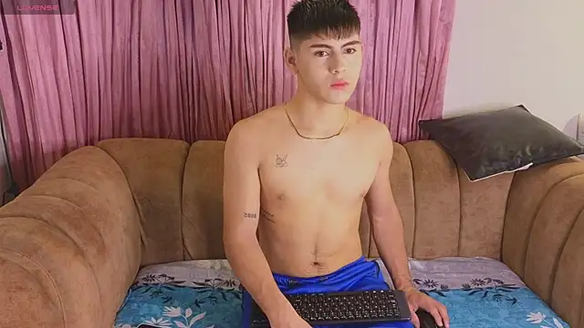 Snapshot of josethariaz25 chatting on May 15, 2026, 10:33 am josethariaz25 online show from May 15, 2026, 10:33 am