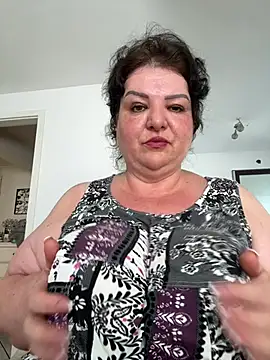 Snapshot of curvymilfmicha chatting on June 27, 2026, 3:50 pm curvymilfmicha online show from June 27, 2026, 3:50 pm