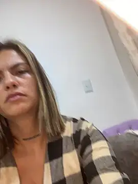 Snapshot of charly_mia chatting on July 13, 2026, 1:52 am charly mia online show from July 13, 2026, 1:52 am