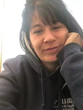 laamorenita online show from April 28, 2026, 1:27 pm