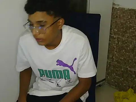 black jeanss online show from April 21, 2026, 7:50 pm