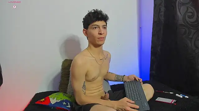  IanLark online show from May 10, 2026, 6:46 pm