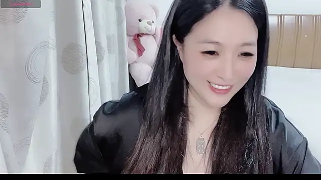 Snapshot of D-Misslu chatting on July 10, 2026, 1:25 pm D-Misslu online show from July 10, 2026, 1:25 pm