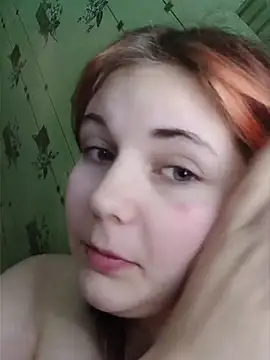 Snapshot of LoisFox chatting on May 5, 2026, 11:46 pm LoisFox online show from May 5, 2026, 11:46 pm