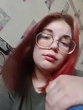 Snapshot of LoisFox chatting on May 6, 2026, 11:59 am LoisFox online show from May 6, 2026, 11:59 am