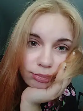 Snapshot of LoisFox chatting on May 26, 2026, 11:28 am LoisFox online show from May 26, 2026, 11:28 am