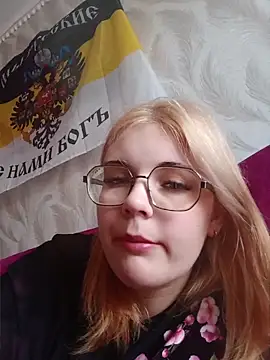 Snapshot of LoisFox chatting on June 11, 2026, 8:45 am LoisFox online show from June 11, 2026, 8:45 am