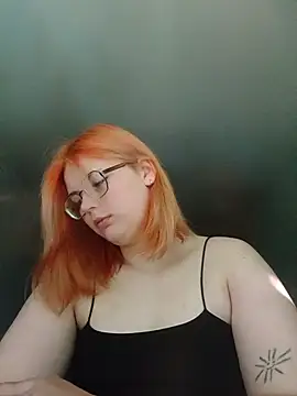 Snapshot of LoisFox chatting on June 28, 2026, 1:39 pm LoisFox online show from June 28, 2026, 1:39 pm