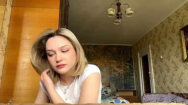 Snapshot of AlisiaStreitmatter chatting on April 29, 2026, 9:24 am AlisiaStreitmatter online show from April 29, 2026, 9:24 am
