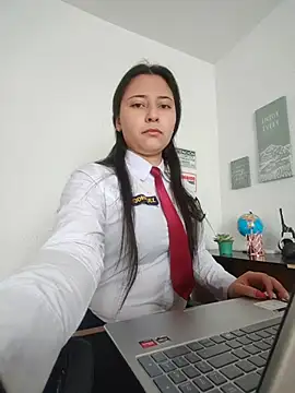Queen linda1 online show from May 13, 2026, 12:02 pm