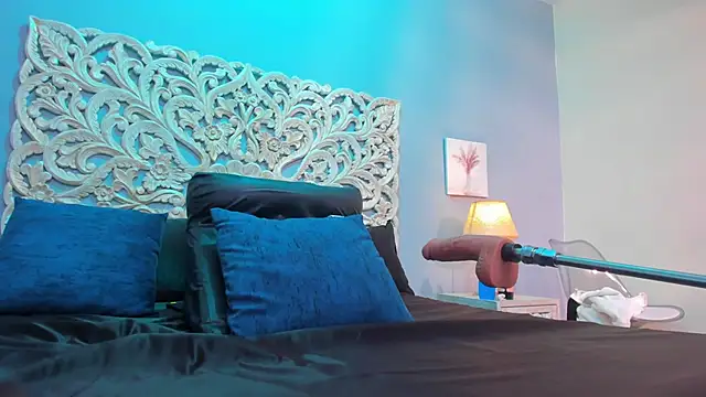 Snapshot of Sabrinna_fox chatting on June 11, 2026, 12:32 am Sabrinna fox online show from June 11, 2026, 12:32 am